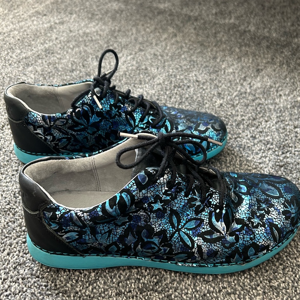 Alegria Essence Icy Blooms professional shoe